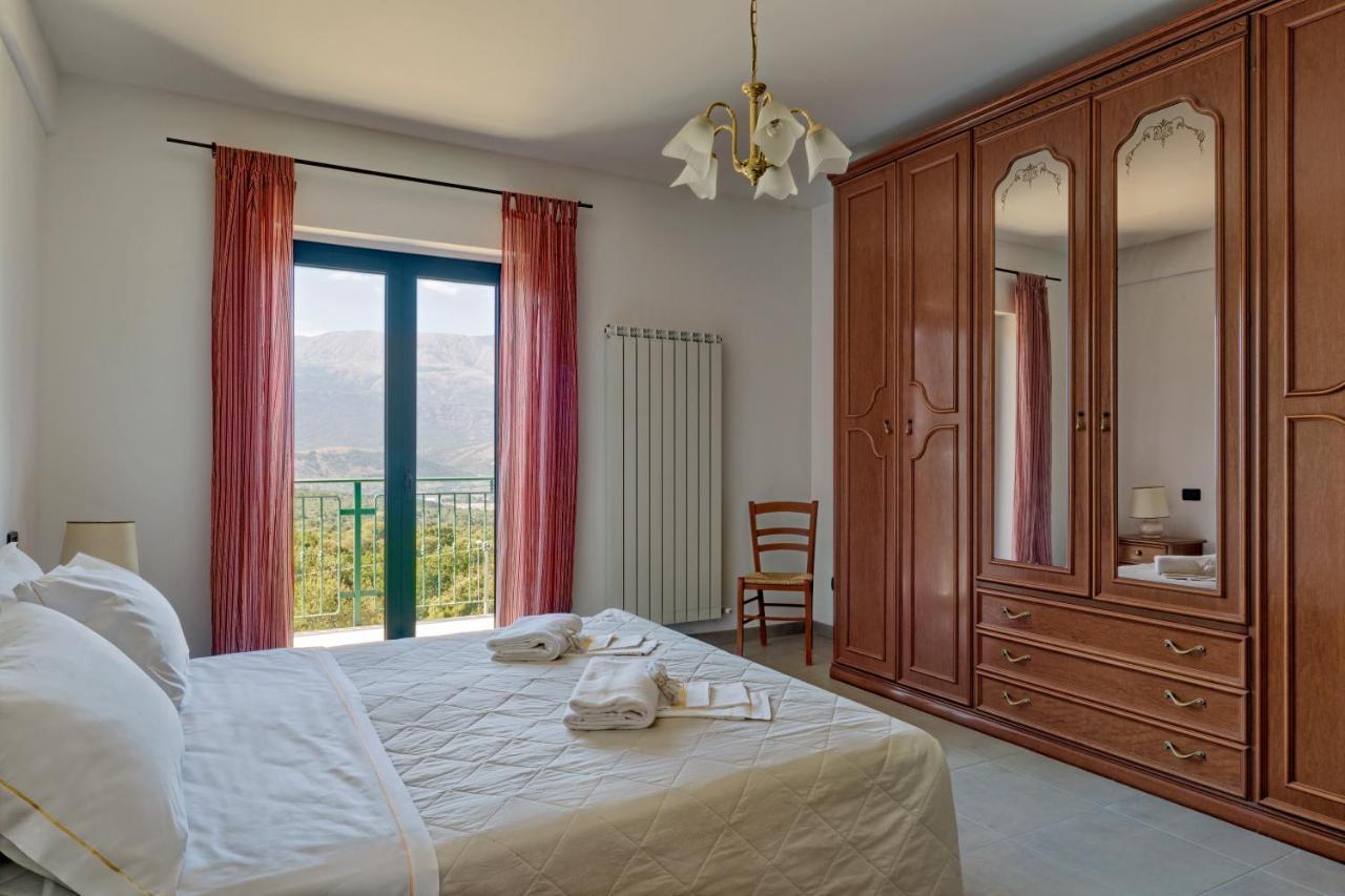 Agriturismo Statale 17 Poggio Picenze Bagian luar foto